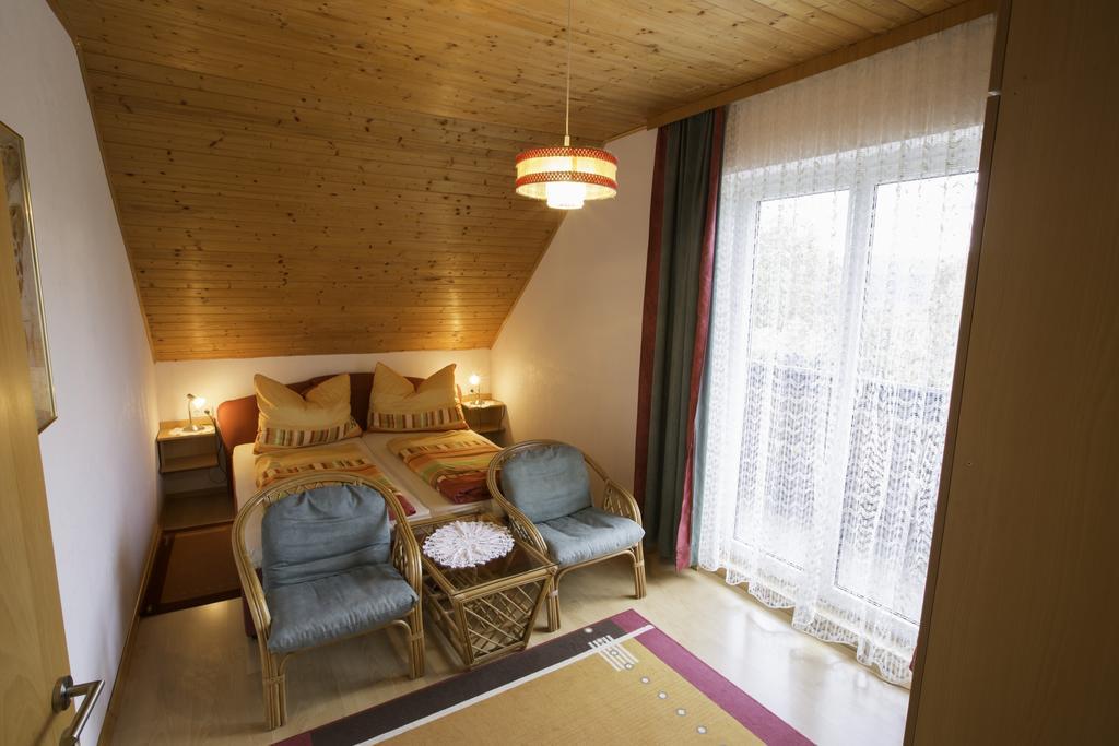 Wunderhof Villa Schiefling am See Rum bild