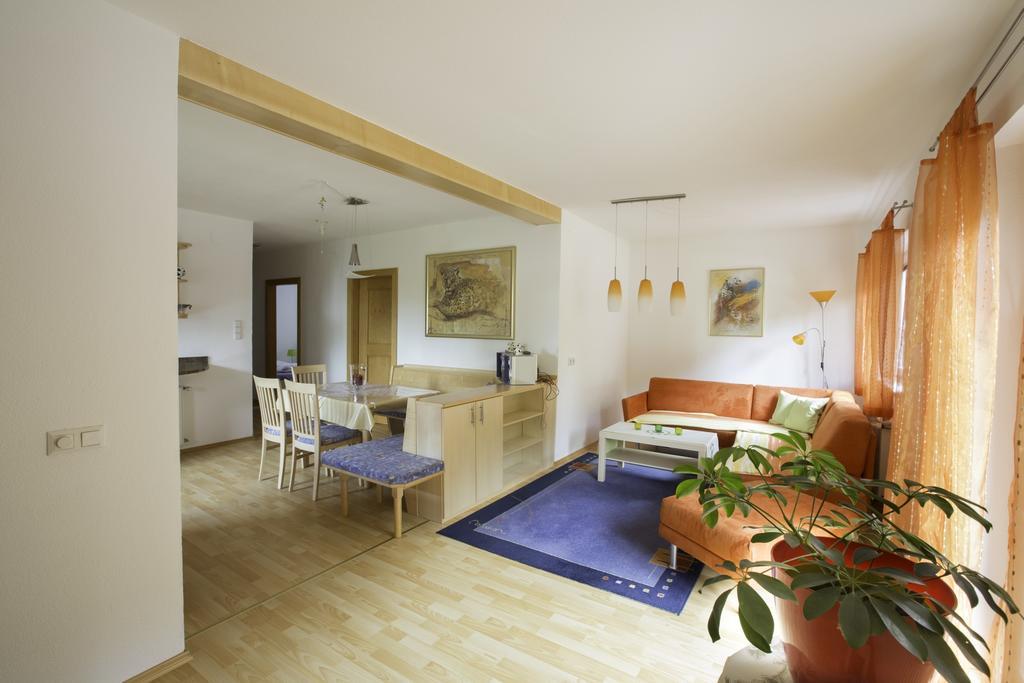 Wunderhof Villa Schiefling am See Rum bild